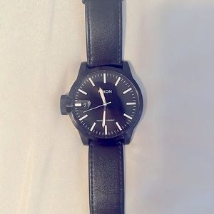 Nixon the chronicle 44 all black